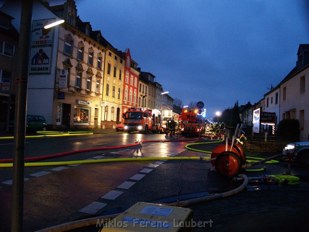 Brand Koeln Dellbrueck Bergisch Gladbacherstr   P319.JPG